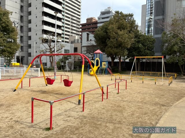 谷四錦郷公園の遊具