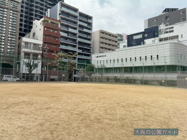 「谷四錦郷公園」広場(グラウンド)