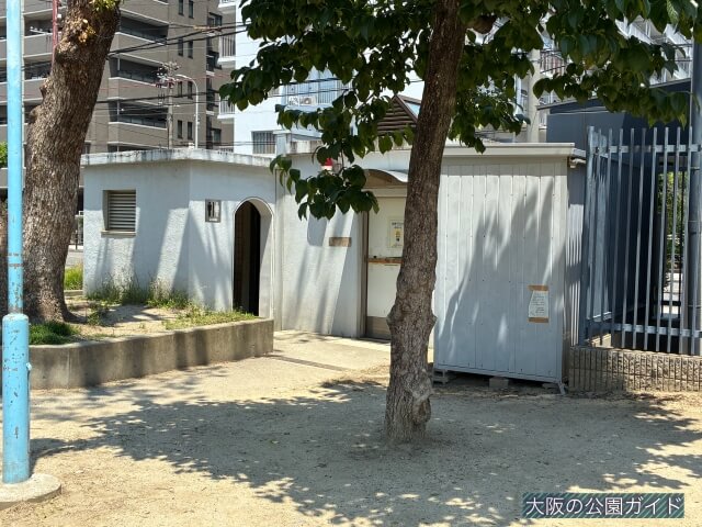 「南中本公園」トイレ