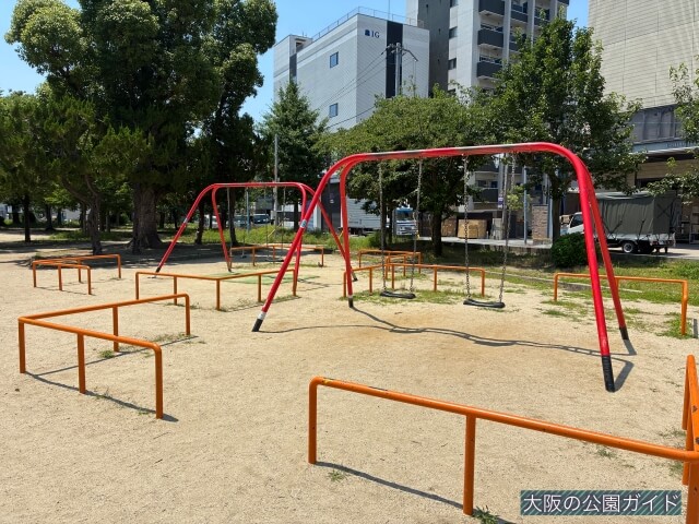「南中本公園」ブランコ