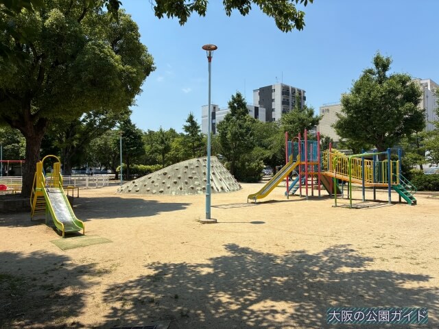 「南中本公園」遊具